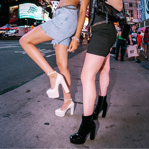 Nude Patent Platform Pumps Steve Madden Skyrise 8 and 8.5 - Picture 6 of 11